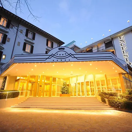 ホテル Grand Excelsior